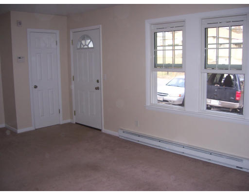 5 Fairview Park Road, Unit 1 Sturbridge, MA 01566 - Photo 3 of 5 Gallery Image 3