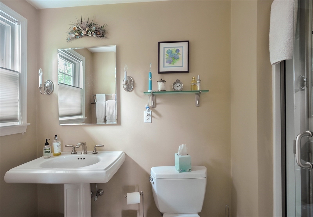 12 Oak Ridge Circle Weymouth, MA 02188 - Photo 21 of 27