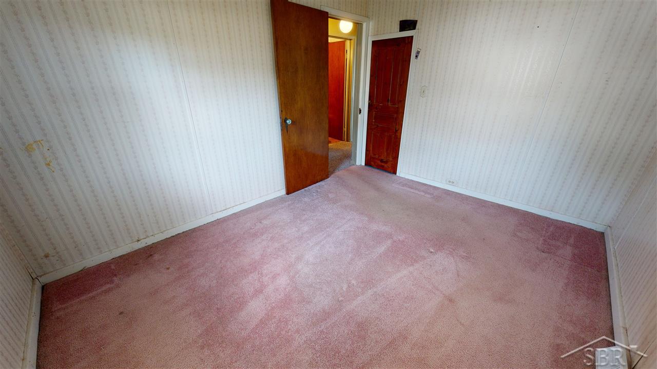 3895 East Road Saginaw, MI 48601 - Photo 19 of 22 50018216-18.JPG