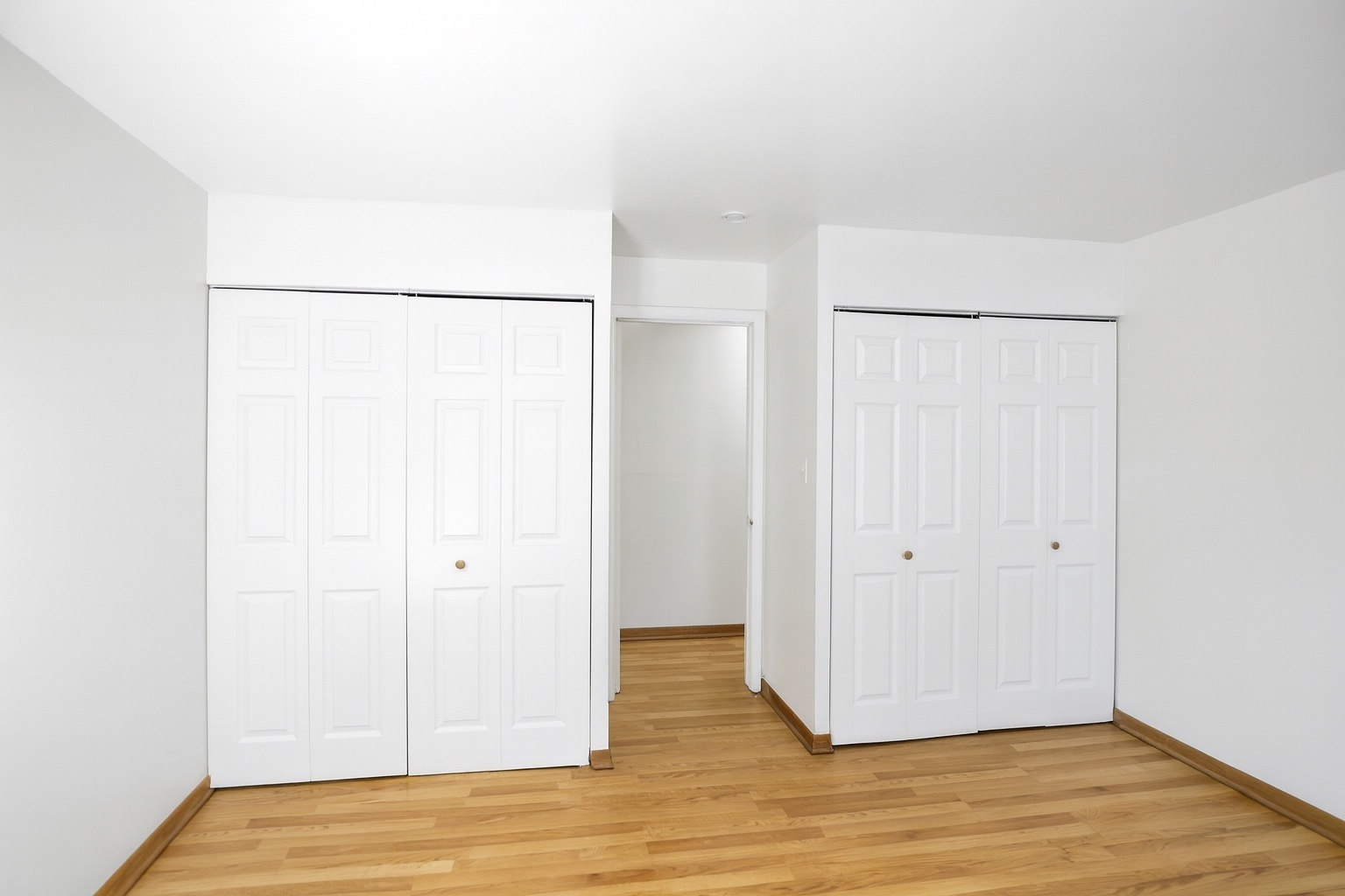 1080 Knoll Lane, Unit 305 Hoffman Estates, IL 60169 - Photo 9 of 10 a view of an empty room