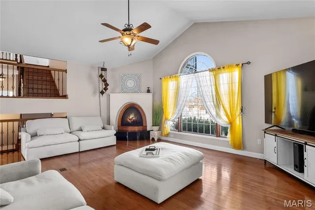 $570,000 | 882 Edward Street, St. Libory, IL 62282