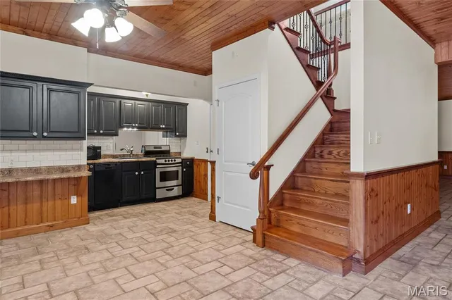 $570,000 | 882 Edward Street, St. Libory, IL 62282