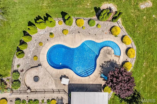 $570,000 | 882 Edward Street, St. Libory, IL 62282