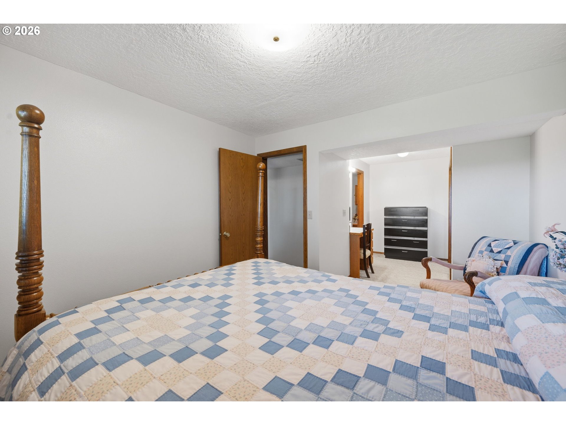 622 Confer Road Kalama, WA 98625 - Photo 33 of 48 Owner's Suite Bedroom