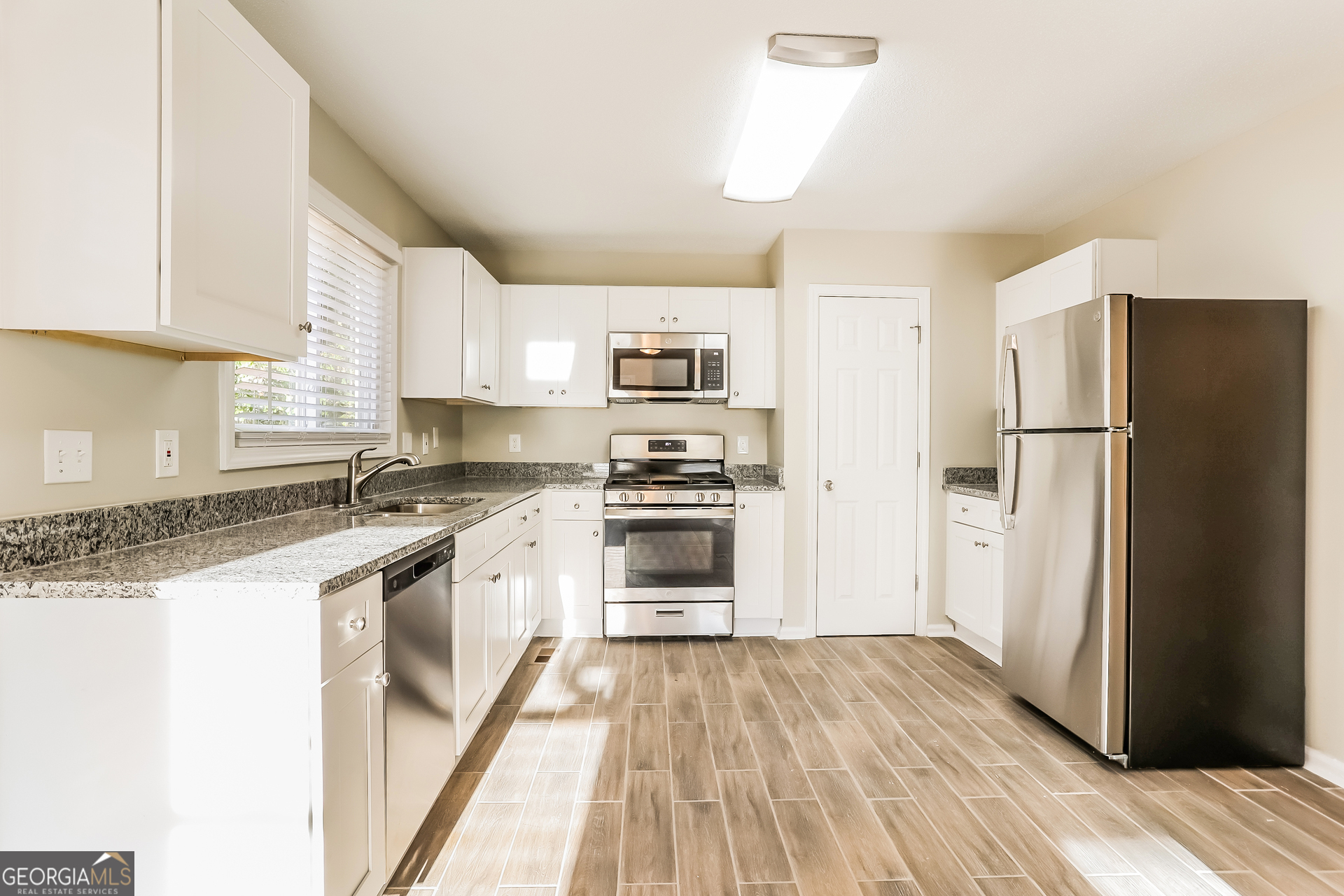 3100 Rome Court Southwest Marietta, GA 30064 - Photo 9 of 18