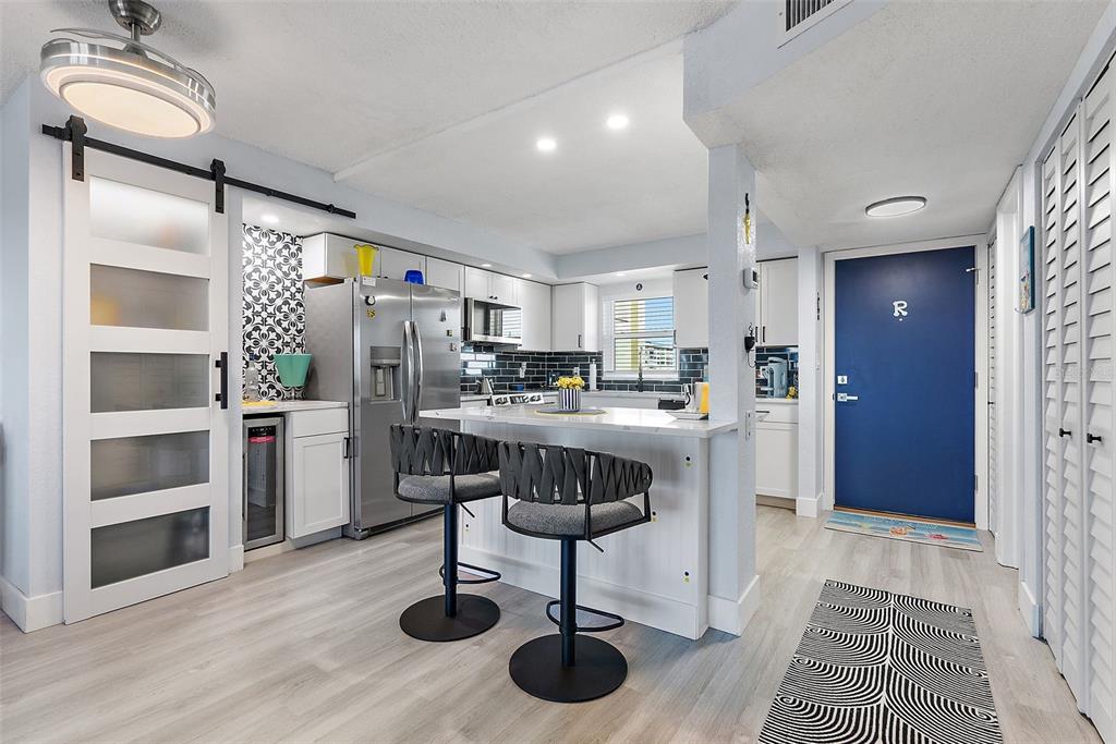 4725 Cove Circle, Unit 704 St. Petersburg, FL 33708 - Photo 5 of 29