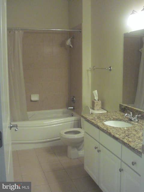 11800 Sunset Hills Road, Unit 117 Reston, VA 20190 - Photo 8 of 26 Bath (Master)