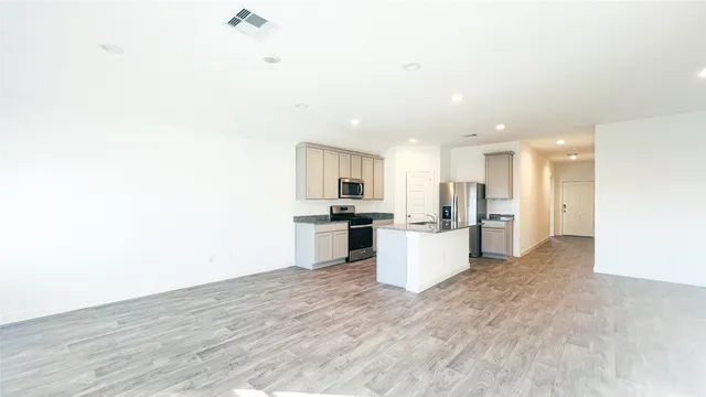 $2,025 | 31639 Featherstone Trail, Fulshear, TX 77441