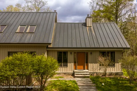 $1,195,000 | 115 Bellwood Lane, Saugerties, NY 12477