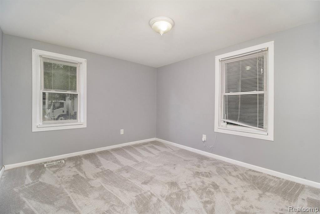 20954 Rensselaer Street Farmington, MI 48336 - Photo 14 of 21