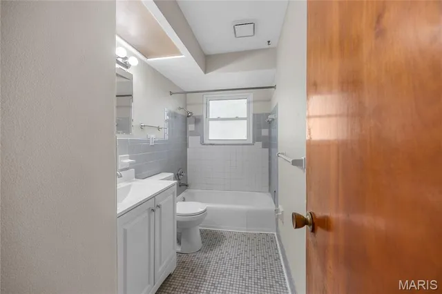 $200,000 | 45 Briarwood Drive, Belleville, IL 62223