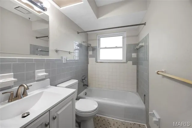 $200,000 | 45 Briarwood Drive, Belleville, IL 62223