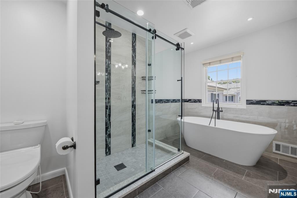 6 Schweinberg Drive, Unit R Roseland, NJ 07068 - Photo 31 of 48