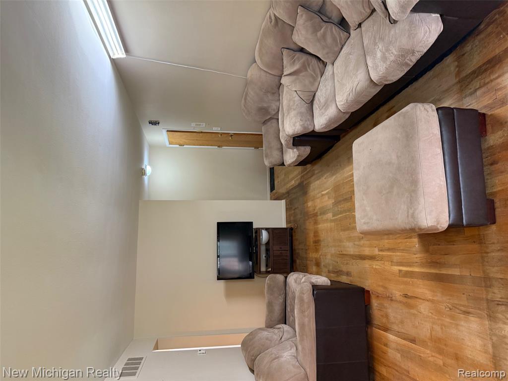 29276 Hoover Road Warren, MI 48093 - Photo 10 of 14
