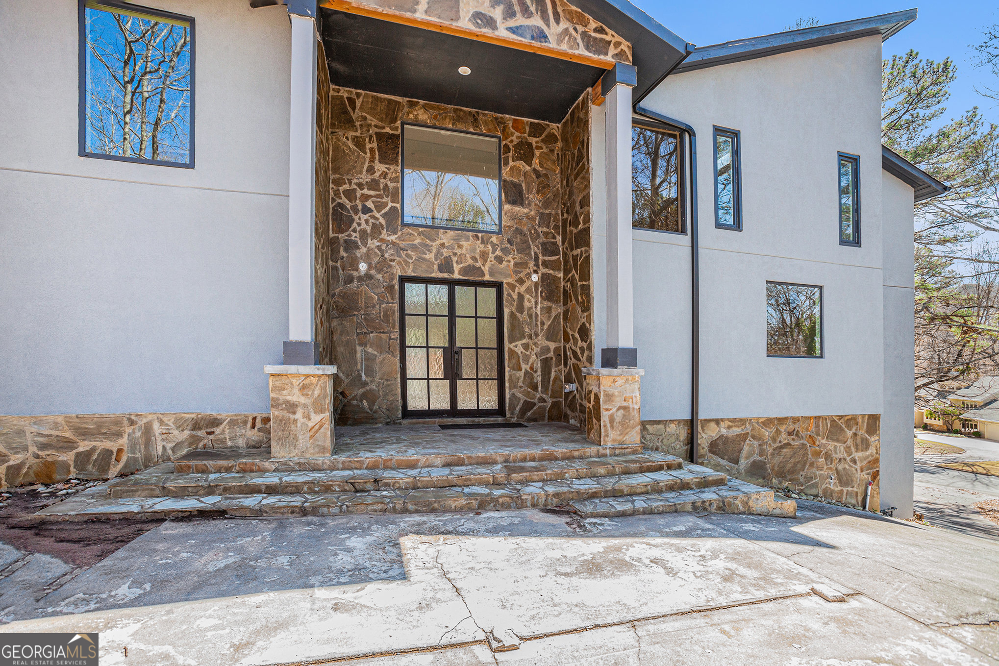 1620 Saddle Ridge Way Sandy Springs, GA 30350 - Photo 2 of 57