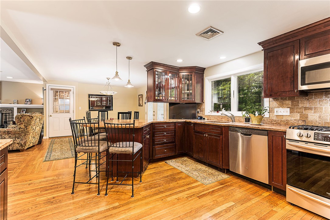 529 Shippeetown Road East Greenwich, RI 02818 - Photo 15 of 46