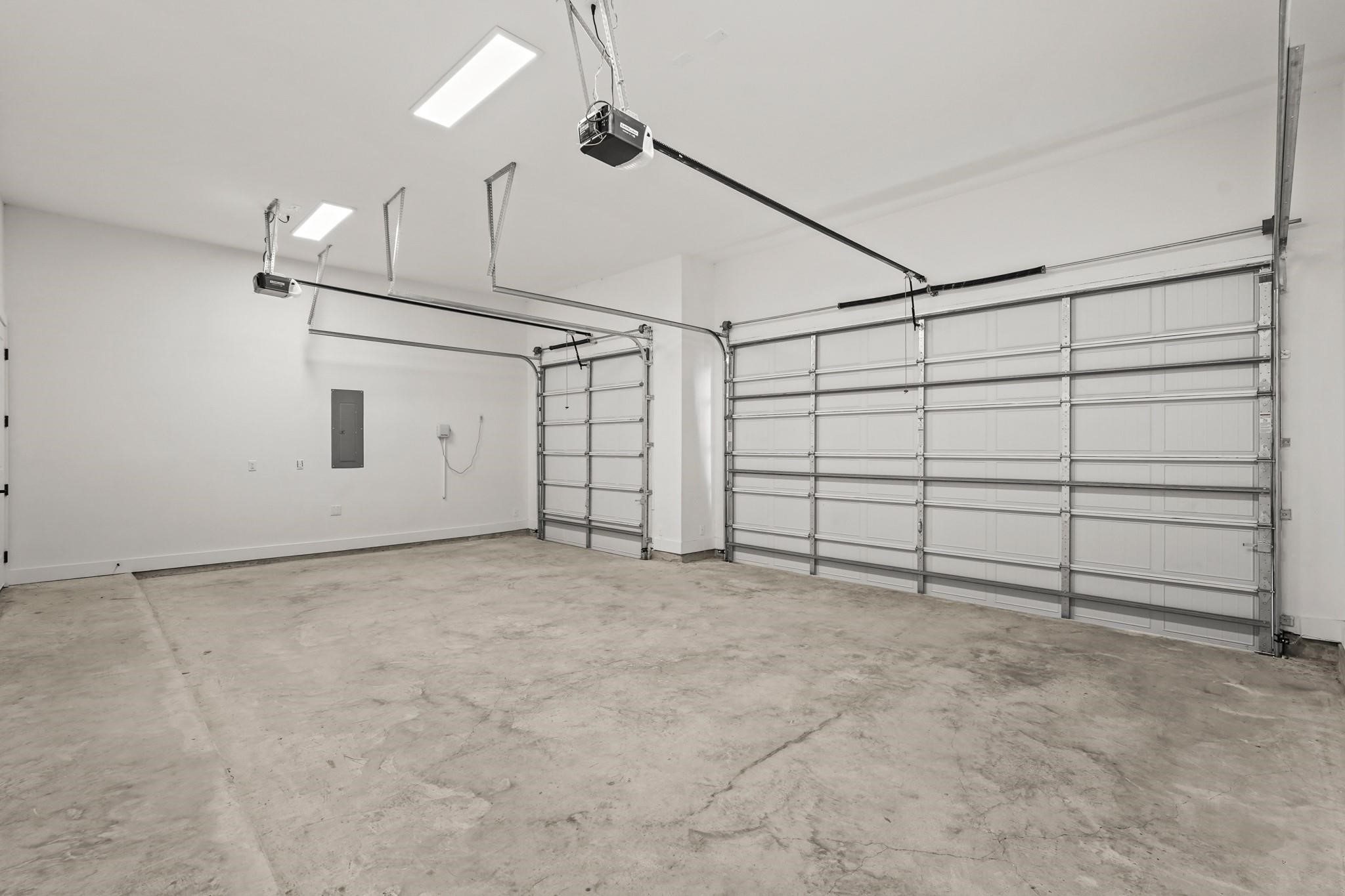 3607 Wellborn Drive Fulshear, TX 77441 - Photo 25 of 27 a view of a garage