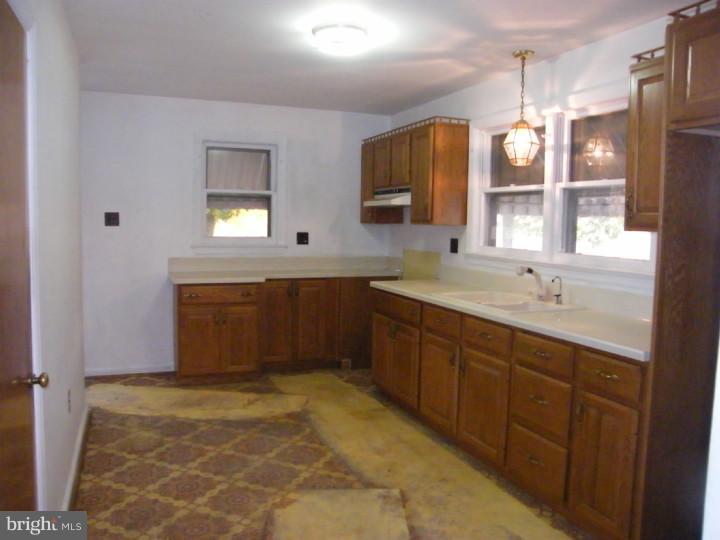 515 Lippincott Avenue Riverside, NJ 08075 - Photo 12 of 25 Kitchen