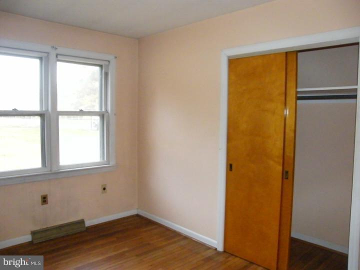 515 Lippincott Avenue Riverside, NJ 08075 - Photo 19 of 25 Bedroom 3