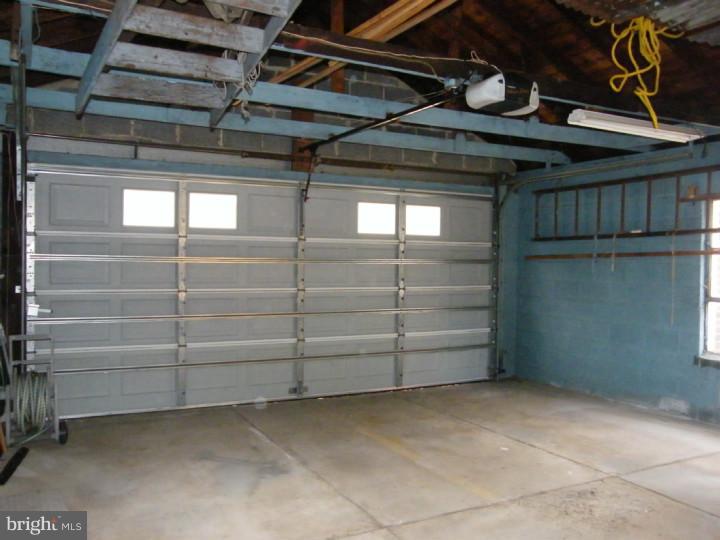 515 Lippincott Avenue Riverside, NJ 08075 - Photo 24 of 25 Garage