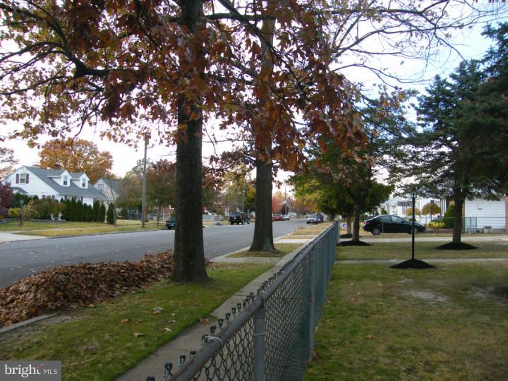 515 Lippincott Avenue Riverside, NJ 08075 - Photo 6 of 25 View