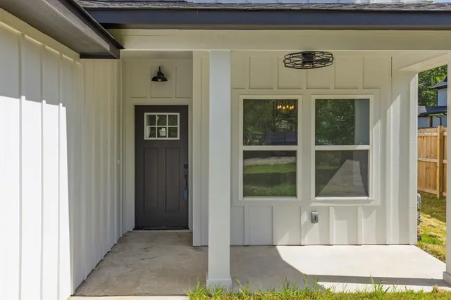a view of entrance door of the house