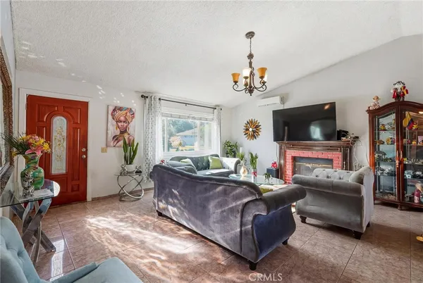 $600,000 | 10531 Elm Avenue, Bloomington, CA 92316