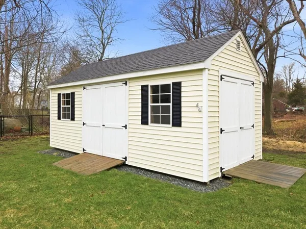 $1,175,000 | 38 Old Farm Road, Abington, MA 02351