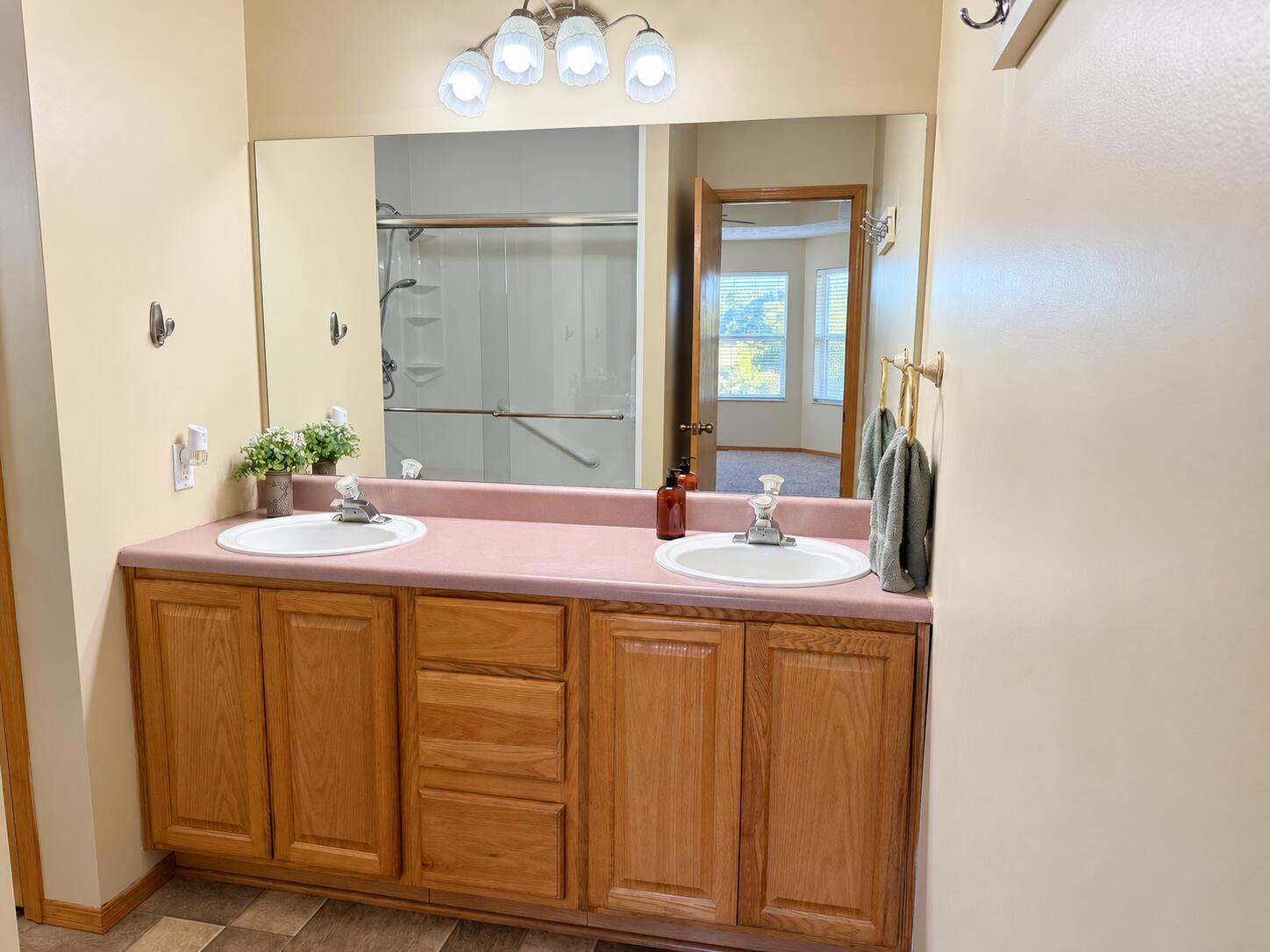4590 West University Street Springfield, MO 65802 - Photo 28 of 44 C13FA480-CC43-4ADD-8E1C-77B54B67EDA5