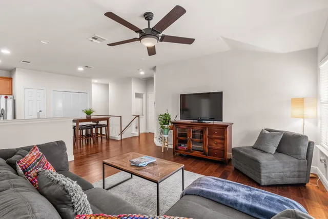 $275,000 | 1900 Scofield Ridge Parkway, Unit 5901, Austin, TX 78727