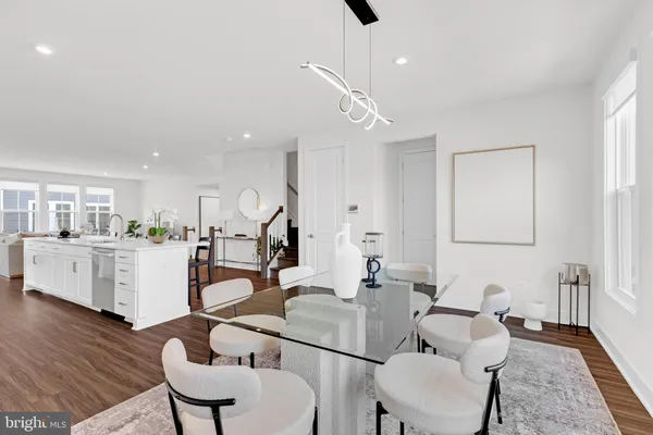 $4,900 | 13725 Aviation Place, Herndon, VA 20171