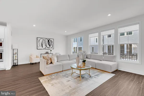 $4,900 | 13725 Aviation Place, Herndon, VA 20171