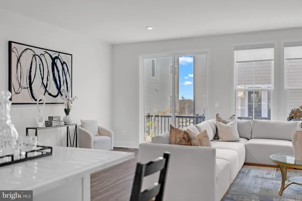 $4,900 | 13725 Aviation Place, Herndon, VA 20171