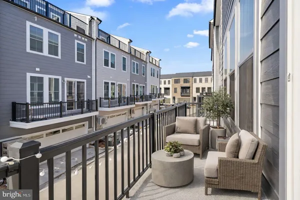 $4,900 | 13725 Aviation Place, Herndon, VA 20171