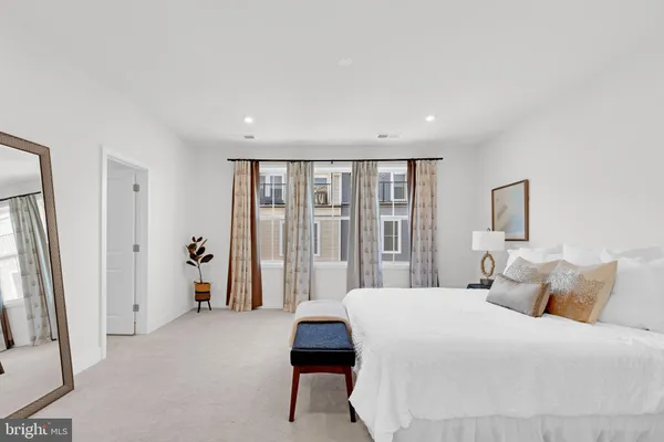 $4,900 | 13725 Aviation Place, Herndon, VA 20171