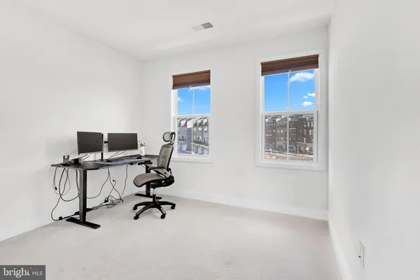 $4,900 | 13725 Aviation Place, Herndon, VA 20171