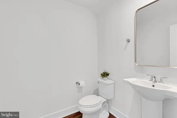 $4,900 | 13725 Aviation Place, Herndon, VA 20171