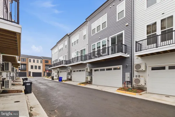 $4,900 | 13725 Aviation Place, Herndon, VA 20171