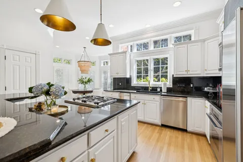 $2,799,999 | 209 Woodford Place, Nashville, TN 37215