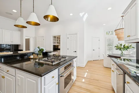 $2,799,999 | 209 Woodford Place, Nashville, TN 37215