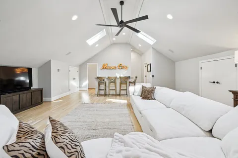 $2,799,999 | 209 Woodford Place, Nashville, TN 37215