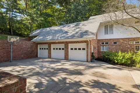 $2,799,999 | 209 Woodford Place, Nashville, TN 37215