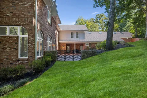$2,799,999 | 209 Woodford Place, Nashville, TN 37215