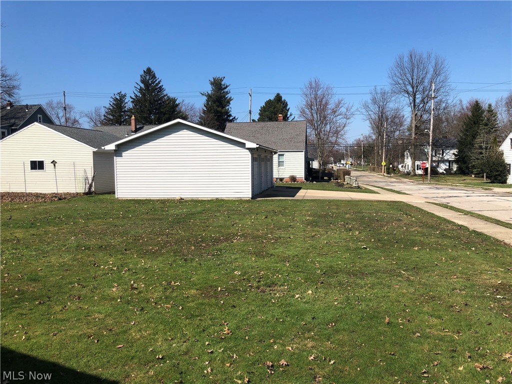 5180 Edenhurst Road Cleveland, OH 44124 - Photo 4 of 30