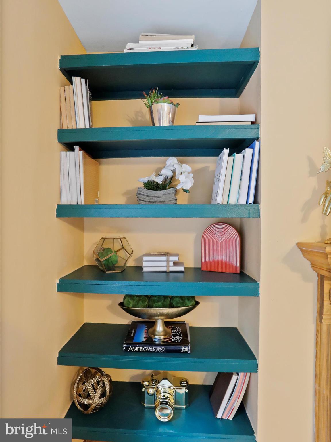 100 Stillwater Lane Berkeley Springs, WV 25411 - Photo 18 of 70 Built in book shelves in living room