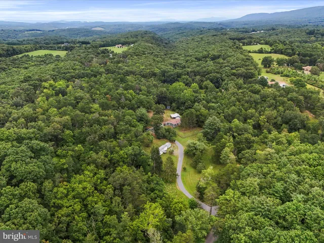 $375,000 | 100 Stillwater Lane, Berkeley Springs, WV 25411