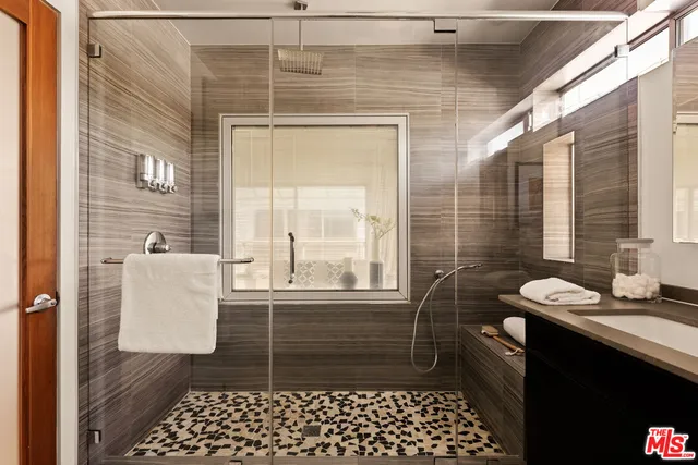 $2,295,000 | 621 San Juan Avenue, Unit B, Venice, CA 90291