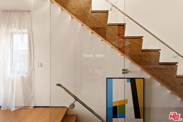 $2,295,000 | 621 San Juan Avenue, Unit B, Venice, CA 90291