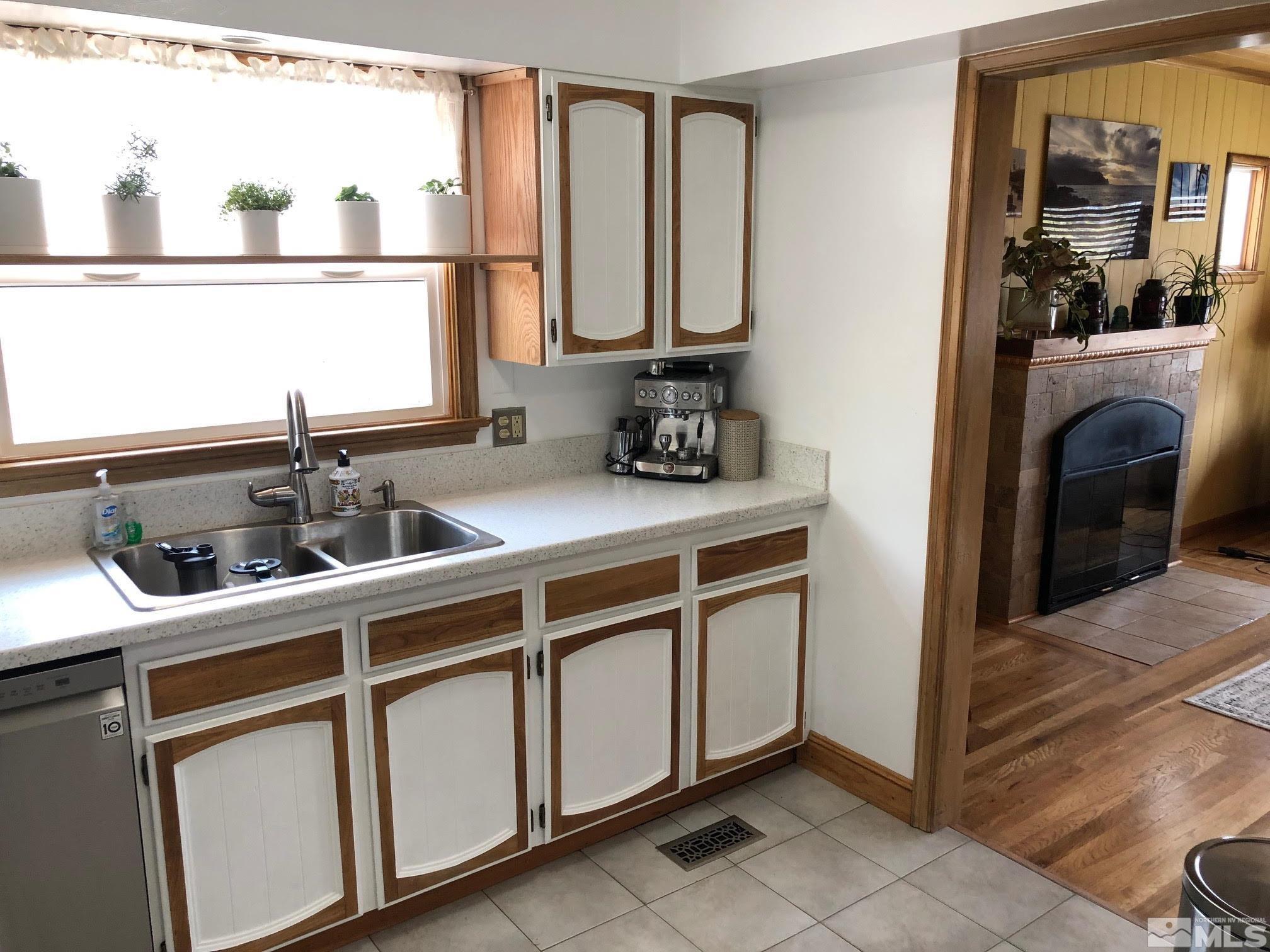 921 Melba Drive Reno, NV 89503 - Photo 13 of 39 Photo 13