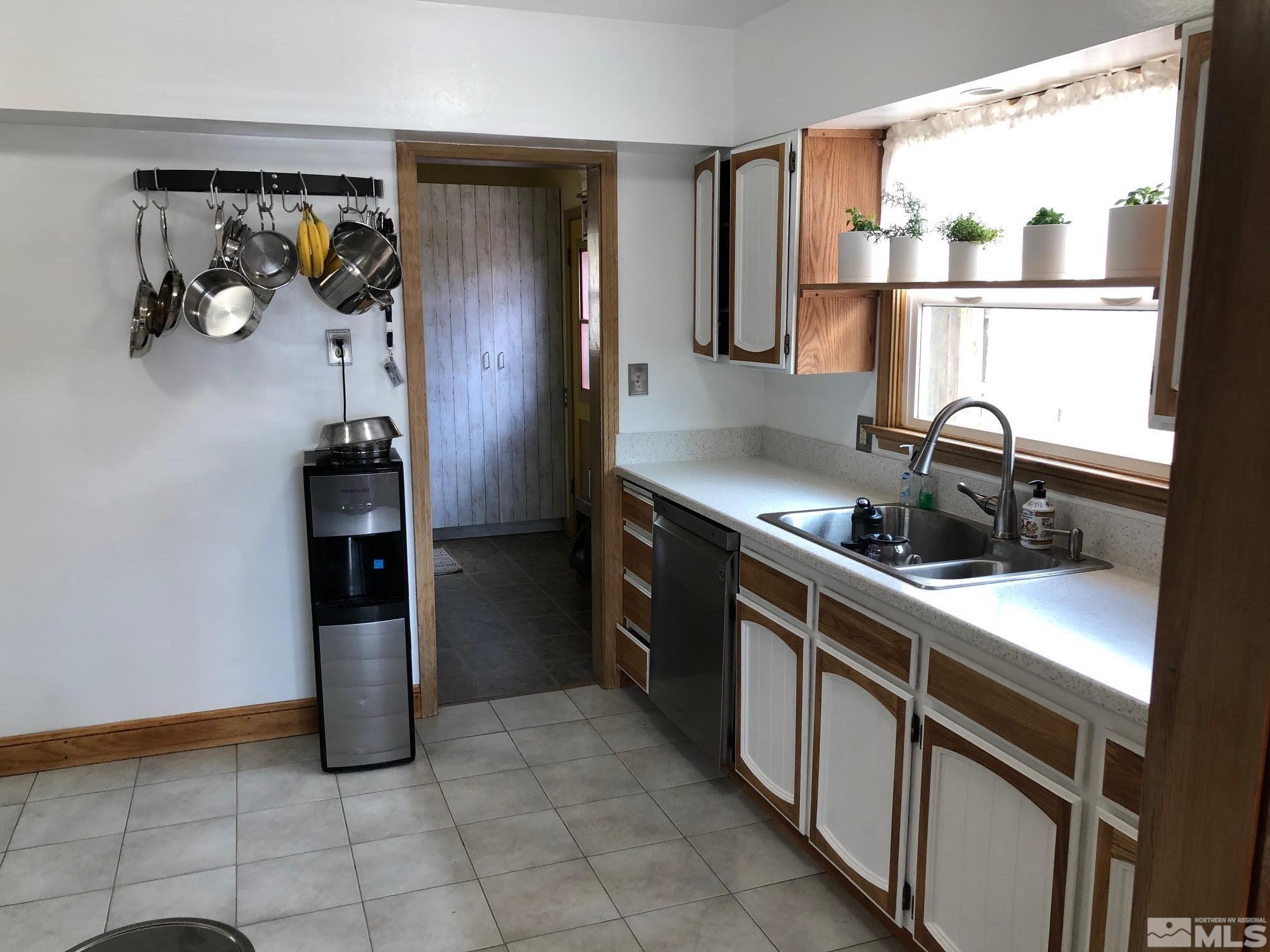 921 Melba Drive Reno, NV 89503 - Photo 14 of 39 Photo 14